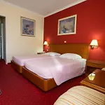 Grand 3* Λάρισα