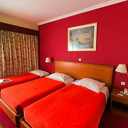 Grand 3* Lárisza