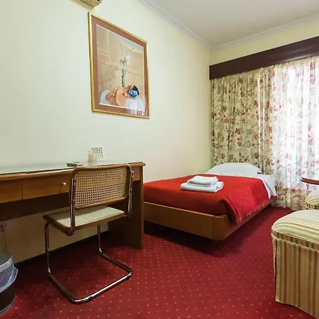 Grand 3* لاريسا