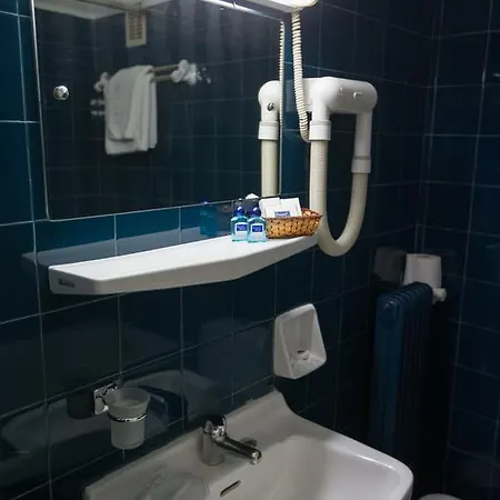 Grand מלון